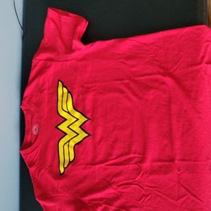 Womens Medium Wonder woman Tshirt Red